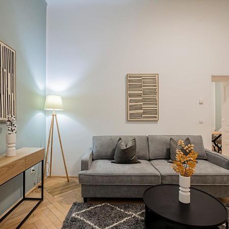 Charming Apt Perfect For 4-6 Tram, Self-Checkin Vienna Exterior photo