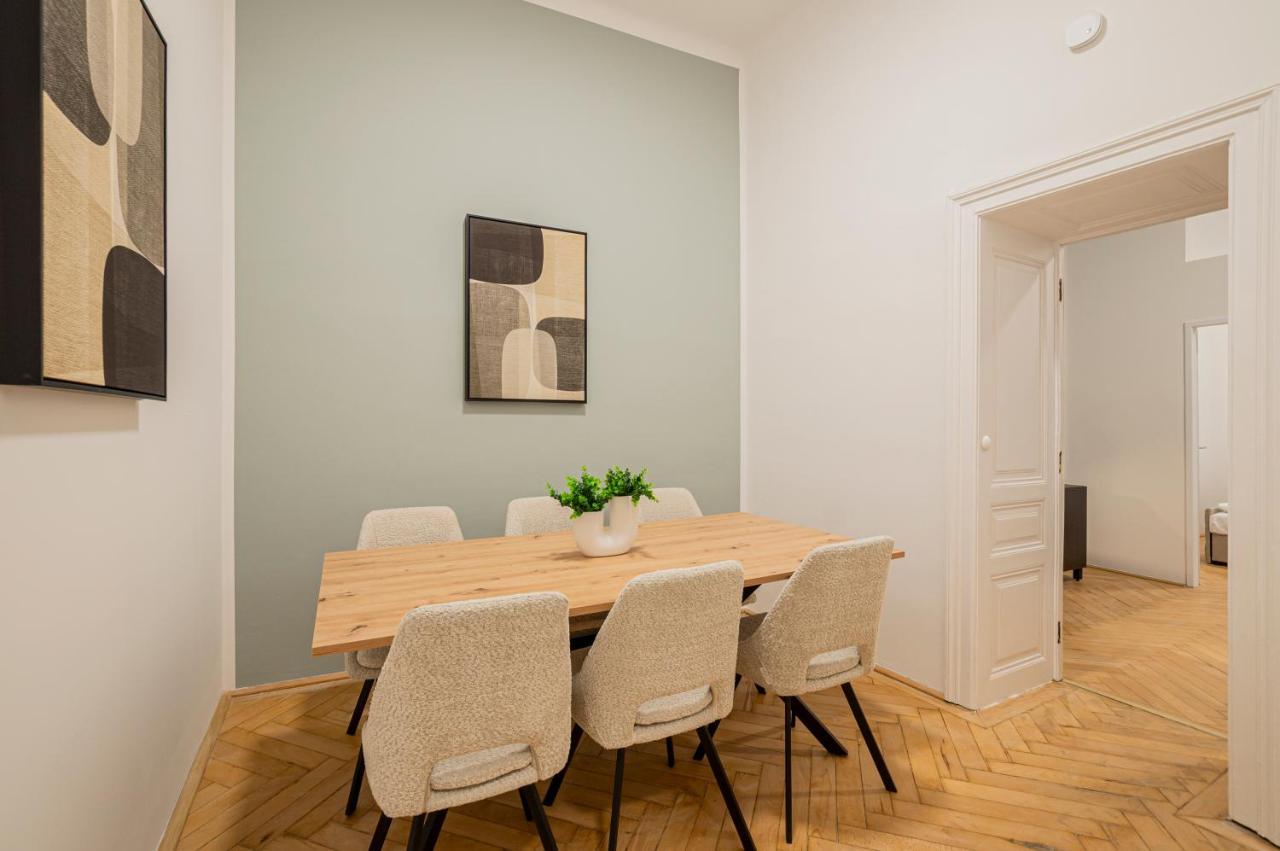 Charming Apt Perfect For 4-6 Tram, Self-Checkin Vienna Exterior photo